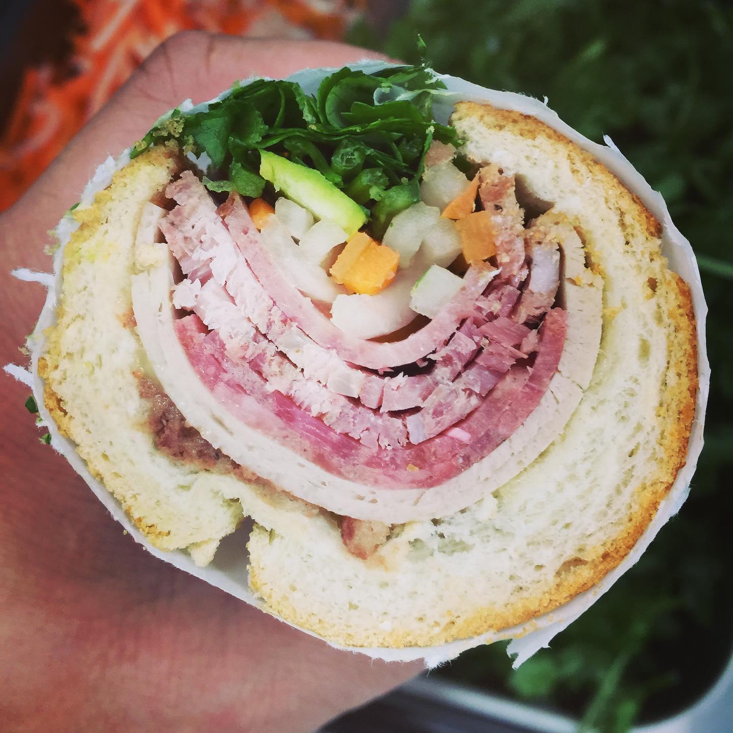 Le's Sandwiches and Cafe Charlottes Got A Lot